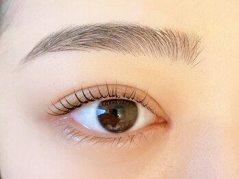 カリス(Salon de Charise)の写真/【骨格×黄金比】似合わせアイブロウWAXで洗練された美人眉へ！プロの診断で理想の目元をデザイン♪