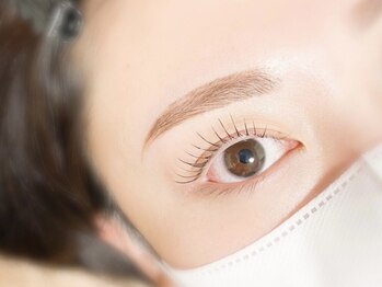 ユー アイズ(u eyes)/まつ毛パーマ×眉スタイリング