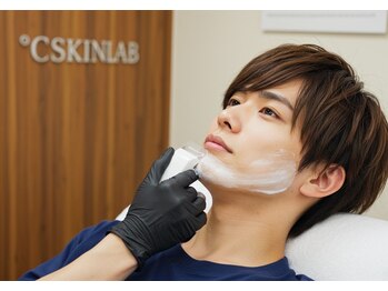 ドシースキンラボ 半蔵門四谷店(℃ SKIN LAB)の写真/毎日の髭剃りから解放！朝の時短＆清潔感UPを叶えるメンズヒゲ脱毛★都度払いで気軽に試せるのが魅力！