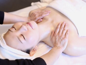 サロン ド シャリル(Salon de Charire)/デコルテマッサージ