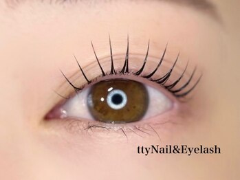 ティーネイルアンドアイラッシュ(tty)の写真/【10時～21時まで施術可能】実績あるスタッフ在籍☆目元の悩み・ご希望をご相談ください♪3回目まで同価格!