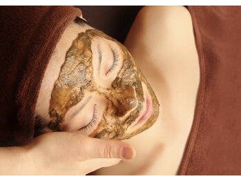 コア チャーム(CORE CHARM)/リベルハーブピーリング