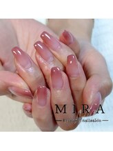 ミラ(MIRA)/ピンクグラデーションネイル