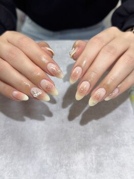 チークネイル＋有料パーツ