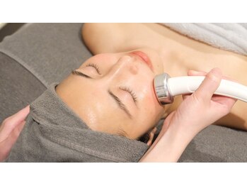ラノン(LANON)の写真/[30代からの必須ケア] 熟練技術×最新機器でほうれい線・たるみに徹底アプローチ!透明感あふれる若見え肌に