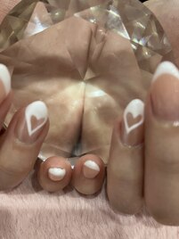 フレンチハート囲みネイル