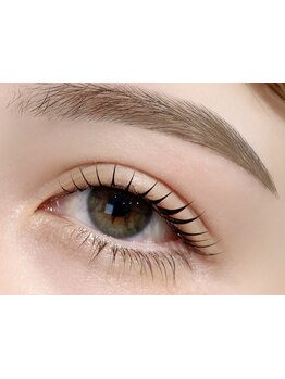 ナチュラル上品な目元にしたい