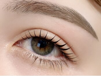 リッツ 福岡薬院店(RITZ)の写真/【まつげパーマ×眉毛スタイリング】福岡でまつげパーマと眉毛を同時に整えたい方当店人気のメニュー!