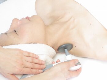 サロン　クレール(salon Clair)の写真/【深部加温×深層筋ケア】最新インディバで芯から温め、ガチガチ筋肉を徹底緩和◎巡りを整え健康美ボディへ