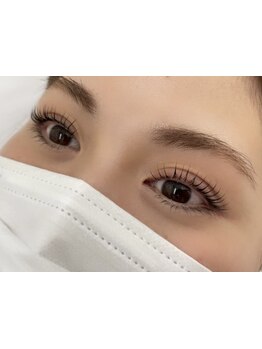 ナチュラル上品な目元にしたい