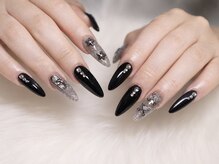 カカネイルズ(Kaka nails)の雰囲気（アートもパーツもたっぷり楽しめる）