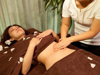 高興リラックス空間 新宿東口店/お腹マッサージ