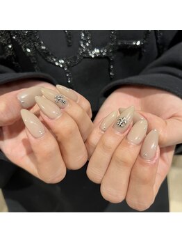 エイティスト(8ist)/ベージュ[新宿/新宿駅]