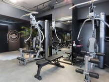 ザ パーソナルジム 入谷 鶯谷店(THE PERSONAL GYM)の雰囲気（ブラックを基調とした店内はモチベーションアップ！）