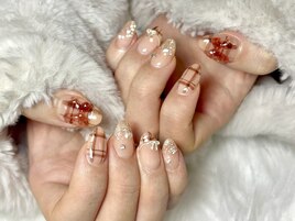 ガーリーチェックネイル