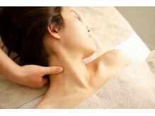 コモレビ(Komorebi)/美整デコルテコルギ