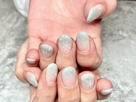 ふわふわ雪の結晶ネイル＊