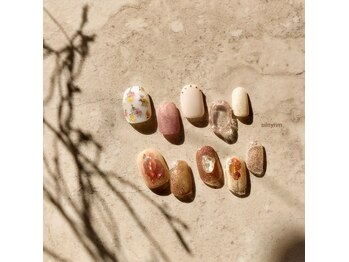 シルニー リム(Silny rim)/アシンメトリーニュアンスネイル