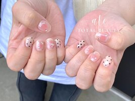 チーク×ドットネイル