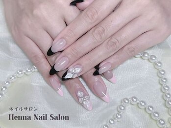 ヘンナコンス(Henna Kongs)/バイカラーフレンチネイル