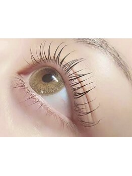 ナチュラル上品な目元にしたい