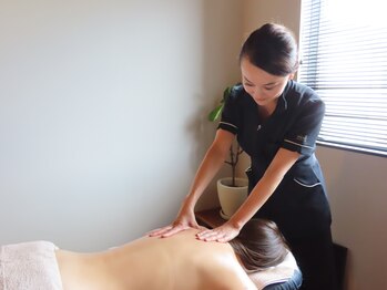 ソエルテ(SOELTE)/僧帽筋、脊柱起立筋を念入りに