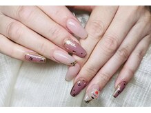 アヤメネイル/お上品なデザイン