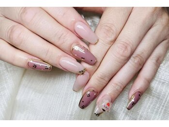 アヤメネイル/お上品なデザイン