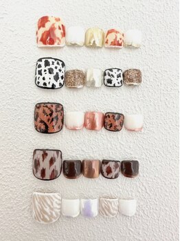 ティーエヌ 名古屋矢場町店の写真/足元は華やかに♪質の高いサービスと技術で大人女性から高い支持！ハンド＆フット同時施術可◎