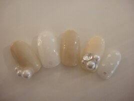 ホワイトドットネイル