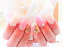グランチュール(Grantulle)/押し花ネイル