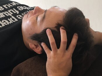 全身歪み調整 つなぎ/ヘッドリラクゼーション