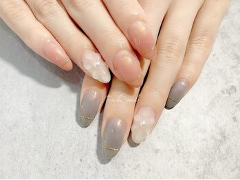 トゥーシェネイルズ(Touche'nails)/ぷっくりお花ネイル