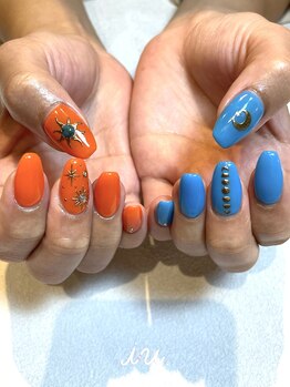 アイユー 千葉(iu.)/ビビットカラーな夏ネイル