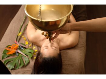 アーユルシャンティ/シロダーラで脳をマッサージ