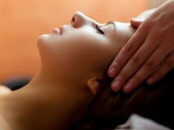 アジエスタ 新橋店(ASIESTA)/ドライヘッドスパでツボ刺激♪