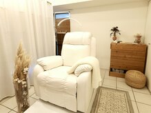 白を基調とした洗練された明るい雰囲気<西大橋/心斎橋>