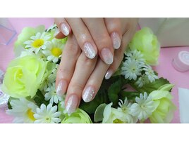 ホワイトグラデーションネイル