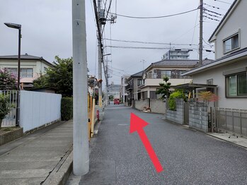 おいかぜ整骨院 おいかぜ美容整体院/駐車場へのご案内★直進します。