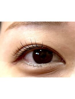 ナチュラル上品な目元にしたい