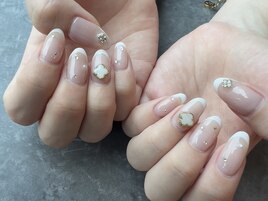 フレンチ×モチーフパーツネイル