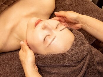アムズ(Am’s)の写真/むくみスッキリ小顔ケア♪テラヘルツ深部リンパケア☆低周波振動で引き締め、むくみ・たるみの改善に◎