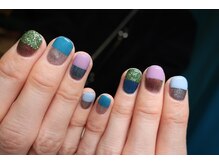 ペントハウス(Penthouse)/マグネットを使って色違いネイル