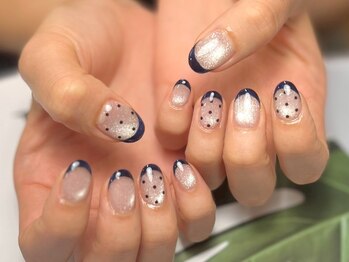 ネイビーフレンチ/ドットネイル