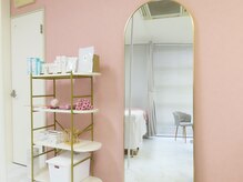 ギンザボーテ ルミナ 銀座本店(ginzabeaute Lumina)の雰囲気(様々なフェムケア商材取り揃えております)