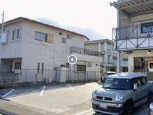 リリネイルズ(RiriNails)の雰囲気（駐車場はLismと書いてある目の前3つと建物左側の列です☆）