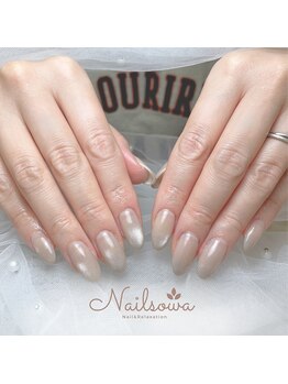 ソワ(sowa)/上品な艶感のベージュネイル