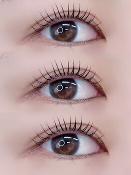 ユル 茶屋町(yur)の写真/シンプルでナチュラルだけど可愛い＊根元から立ちあげる〈フラットマットラッシュ〉でパッチリ目元を演出♪