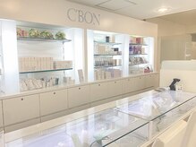 シーボン 横浜店の雰囲気（白を基調とした清潔感のある店内です★）