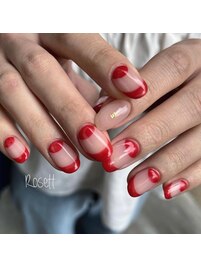 さりげなくイニシャルネイル